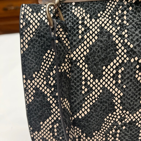 NWT, Hobo 100% Leather, Exotic Pattern, Bag. Black/Cream/Deep Navy. - Picture 3 of 16